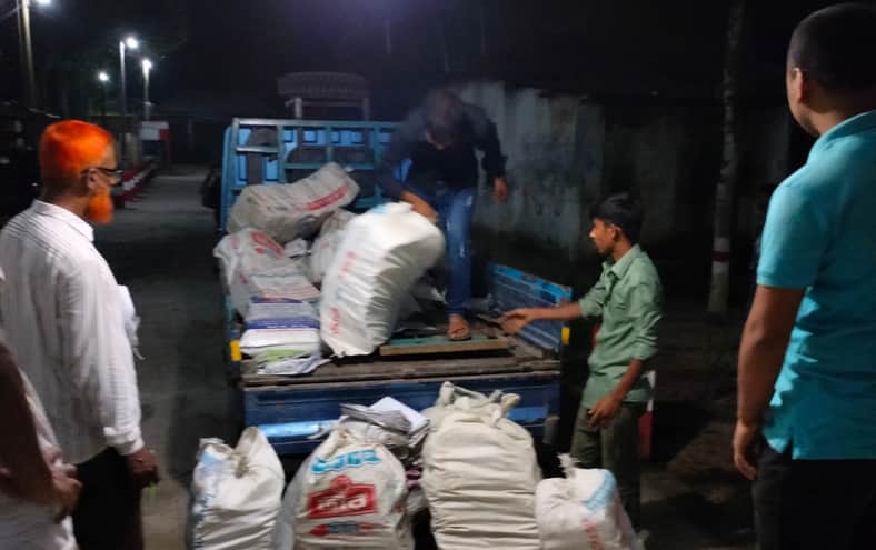 ১৭ বস্তা সরকারি বই বিক্রি, নারী প্রধান শিক্ষকসহ ৫ জনের বিরুদ্ধে মামলা