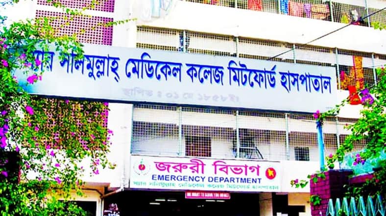 ঘুমন্ত স্বামীর গায়ে ফুটন্ত তেল দিয়ে পু’রু’ষা’ঙ্গ পুড়িয়ে দিলেন স্ত্রী