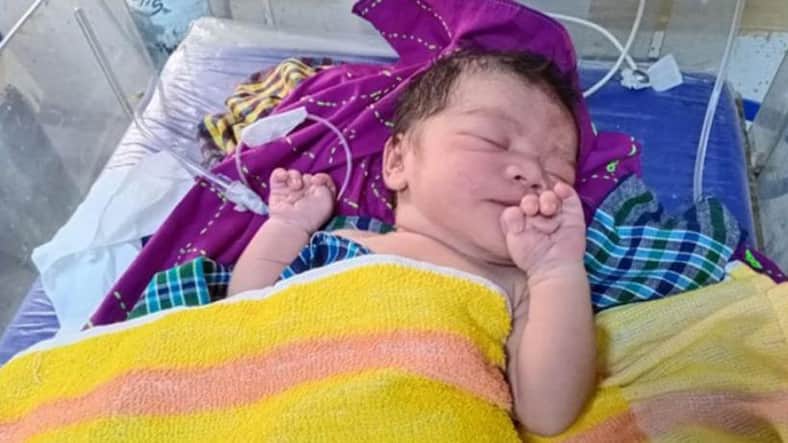 সরকারি কলেজের টয়লেট থেকে নবজাতক উদ্ধার