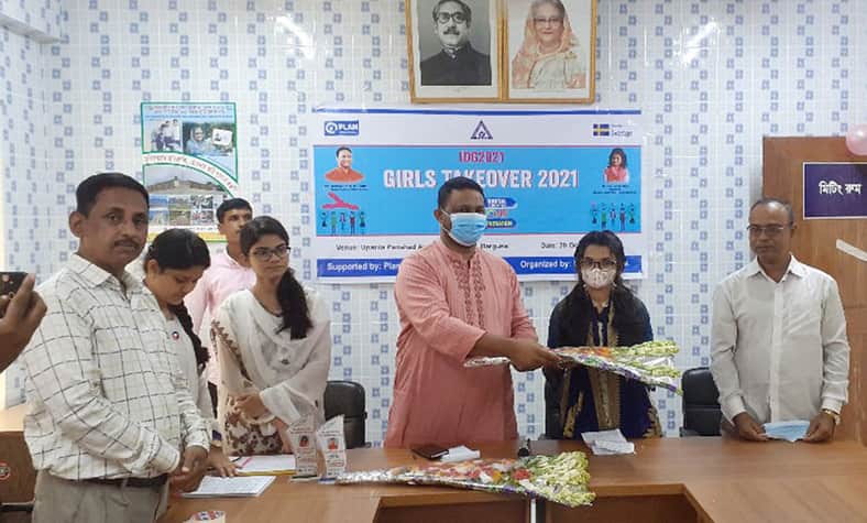 এক ঘণ্টার জন্য উপজেলা চেয়ারম্যান হলেন দশম শ্রেণির মাইশা