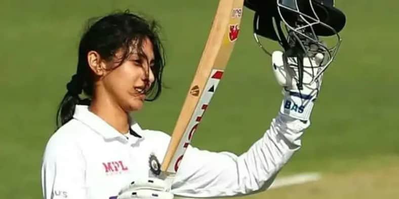গোলাপি বলে শতরান, অস্ট্রেলিয়ার মাটিতে নয়া রেকর্ড স্মৃতির