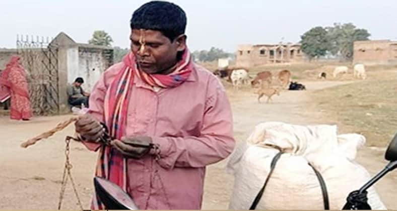 বাদাম বিক্রি বন্ধ করে গায়ক হতে চান ভুবন বাদ্যকর বাদাম