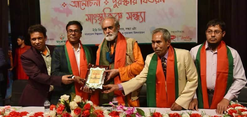ভ্রমণ সাহিত্যে ‘সংশপ্তক পদক’ পেলেন উদয় হাকিম