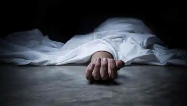 ইঁদুরের জন্য পাতা ফাঁদে প্রাণ গেল নিজের ইঁদুরের জন্য পাতা ফাঁদে প্রাণ গেল নিজের