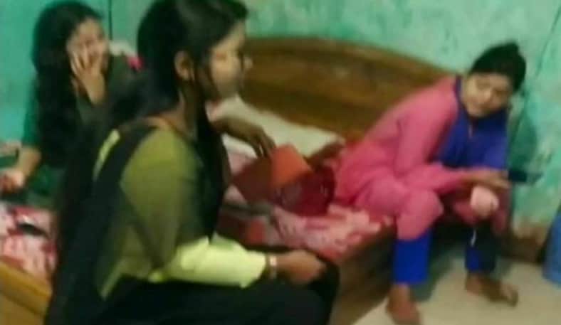 কক্সবাজারে কটেজে অভিযানে পতিতা ও খদ্দেরসহ আটক ৮