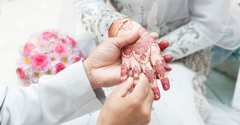 স্বামী দলীয় প্রার্থী, স্ত্রী বিদ্রোহী : দলের স্বার্থে ভাঙছে বিবাহ বিয়ে