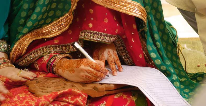পাত্র পছন্দ না হওয়ায় বিয়ের আসরে বসেই যে কাণ্ড ঘটালেন কনে! বিয়ে