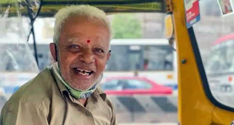 গার্লফ্রেন্ডের জন্য কলেজের ইংরেজির অধ্যাপকের কাণ্ড কলেজের ইংরেজির অধ্যাপক