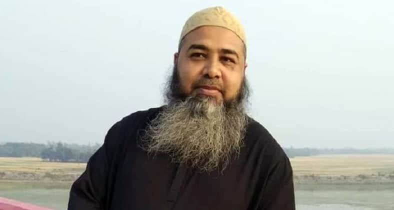 ঘুমন্ত স্বামীর গায়ে গরম পানি