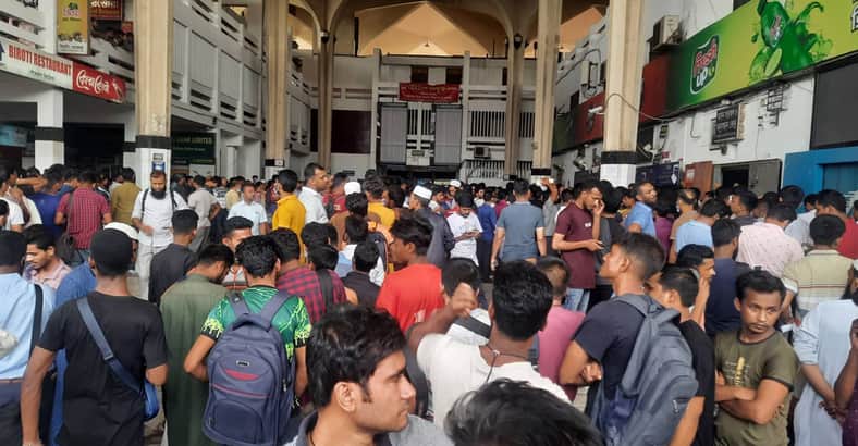 ট্রেনের টিকিট কালোবাজারে, মূল ‘হোতা’ সহজের সিস্টেম ইঞ্জিনিয়ার আটক