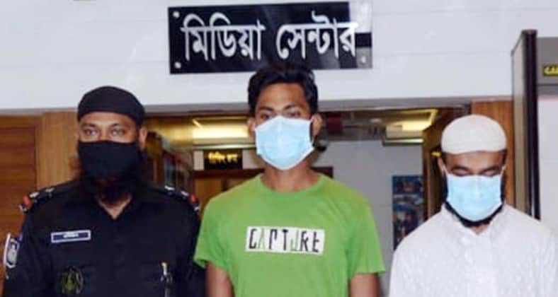 প্রতি ঈদে ৩০০০ টিকিট সরিয়ে নিতেন সহজ কর্মকর্তা রেজাউল টিকিট