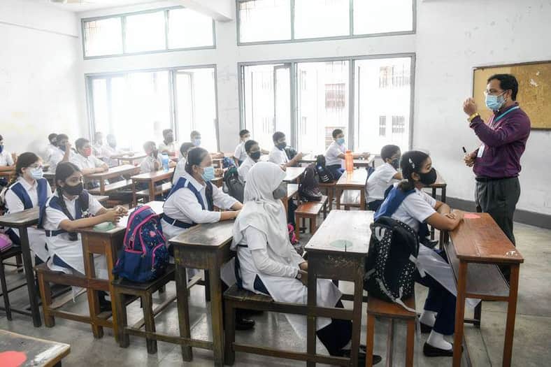 রোজায় স্কুল-কলেজে ক্লাস কমল যতদিন
