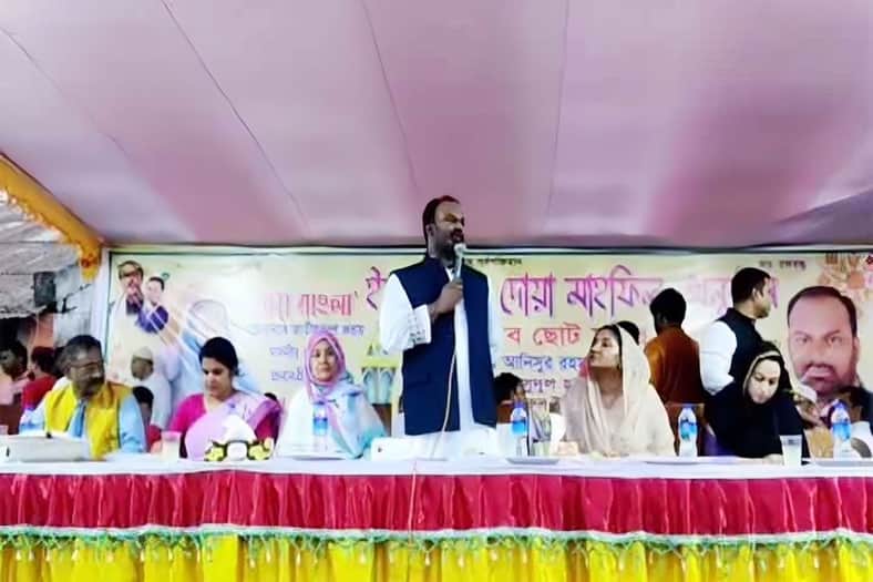কলেজ মাঠে একসঙ্গে ৫ হাজার মানুষকে ইফতার করালেন এমপি