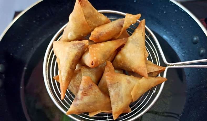 ৩০ বছর ধরে টয়লেটে সমুচা তৈরি হচ্ছিল যেখানে