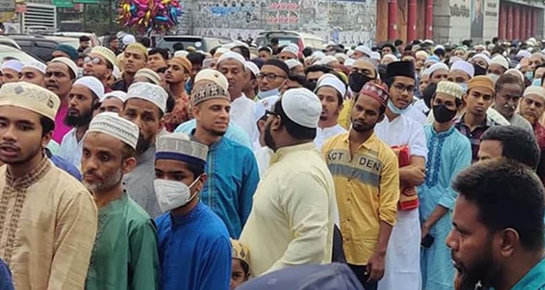 বায়তুল মোকাররমে মুসল্লিদের ঢল ঈদ