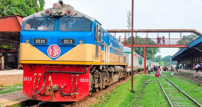 দোলনচাঁপা এক্সপ্রেস
