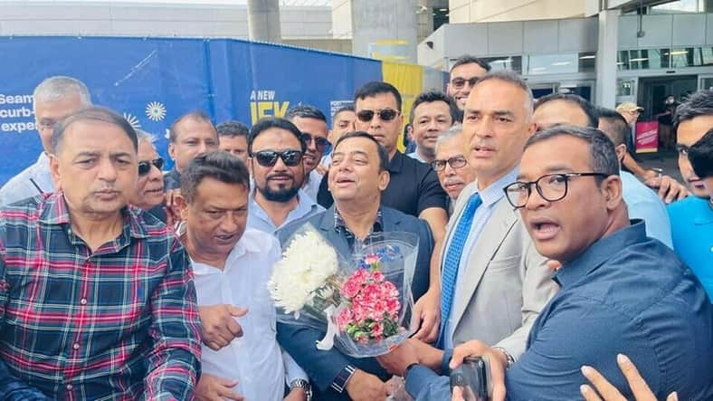 যুক্তরাষ্ট্রে আইজিপি, বিমানবন্দরে পেলেন উষ্ণ অভ্যর্থনা