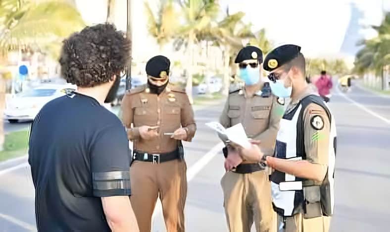 সৌদিতে এক সপ্তাহে আটক প্রায় ১৫ হাজার অবৈধ অভিবাসী