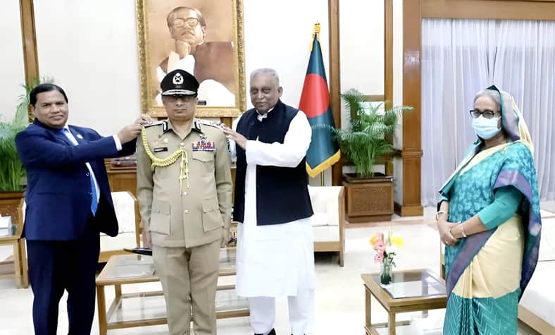 আইজিপিকে র্যাংক ব্যাজ