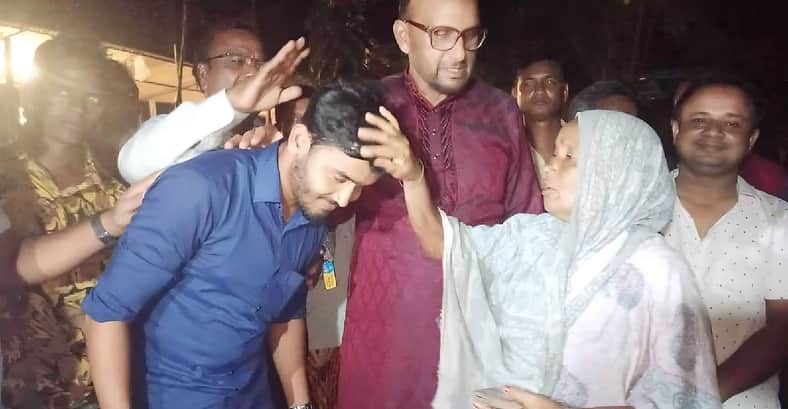 কুড়িয়ে পাওয়া টাকা ফেরত