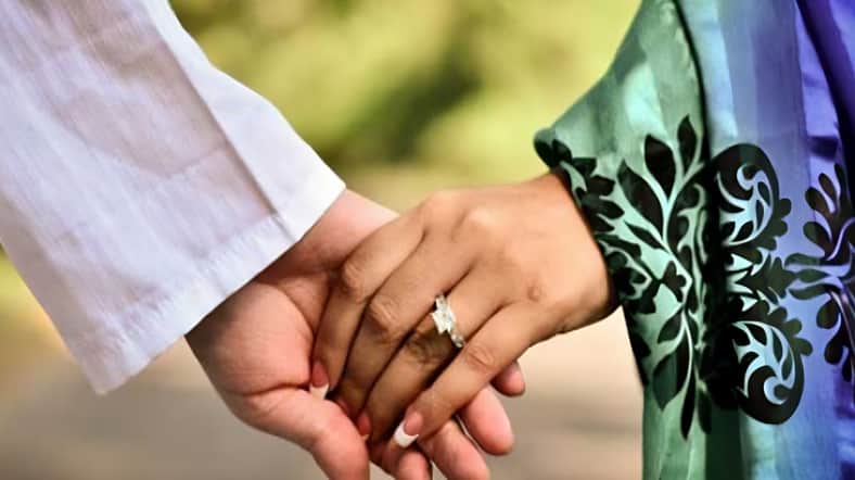 শ্যালিকাকে নিয়ে পালালো দুলাভাই