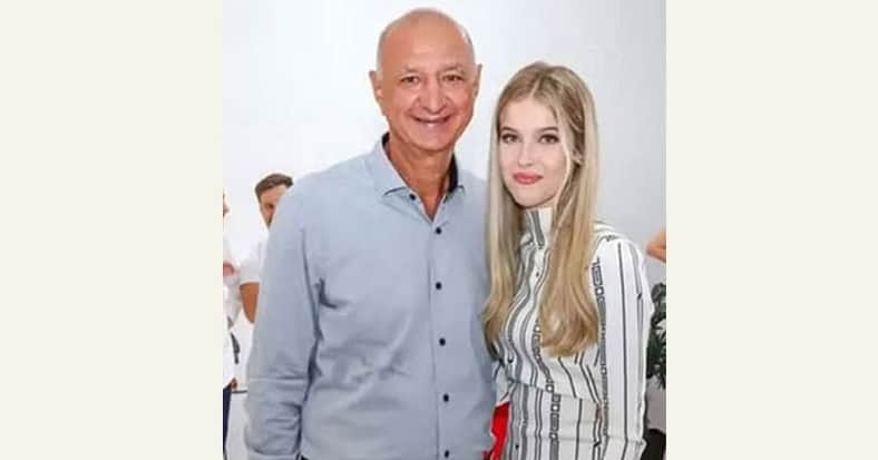 ১৬ বছরের তরুণীকে বিয়ে করলেন ৬৫ বছরের মেয়র
