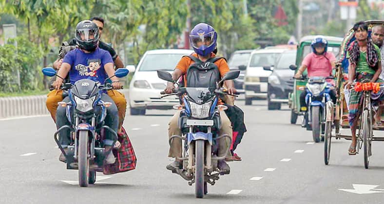 মোটরসাইকেল চলাচল