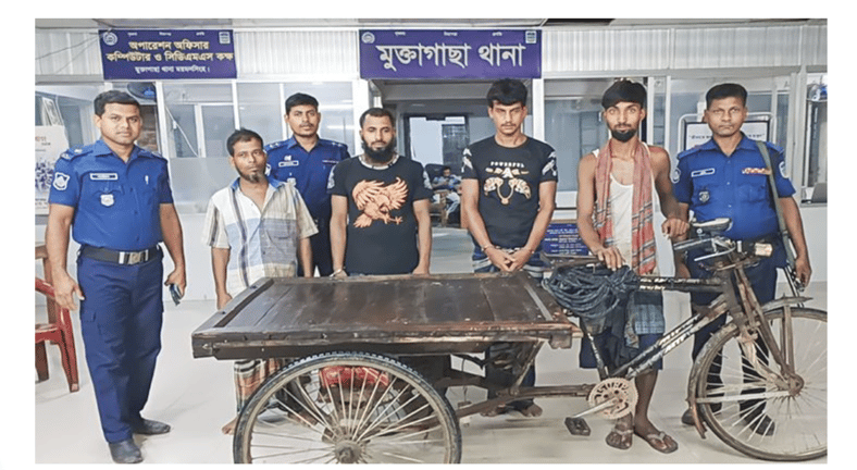 গরিবের জন্য দেশে এখনো পুলিশ আছে : ভ্যান ফিরে পেয়ে রাকিব মিয়া