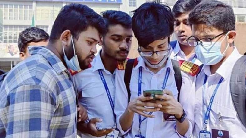 যেভাবে জানবেন এইচএসসি পরীক্ষার ফলাফল
