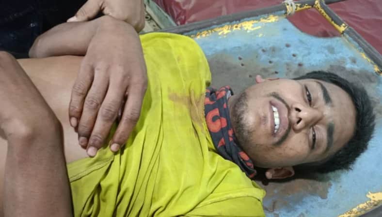 গৃহবধূর কানের দুল গিলে হাসপাতালে ছিনতাইকারী