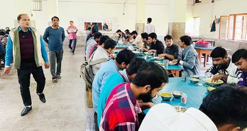 রাবির ডাইনিংয়ে খাবারের দাম