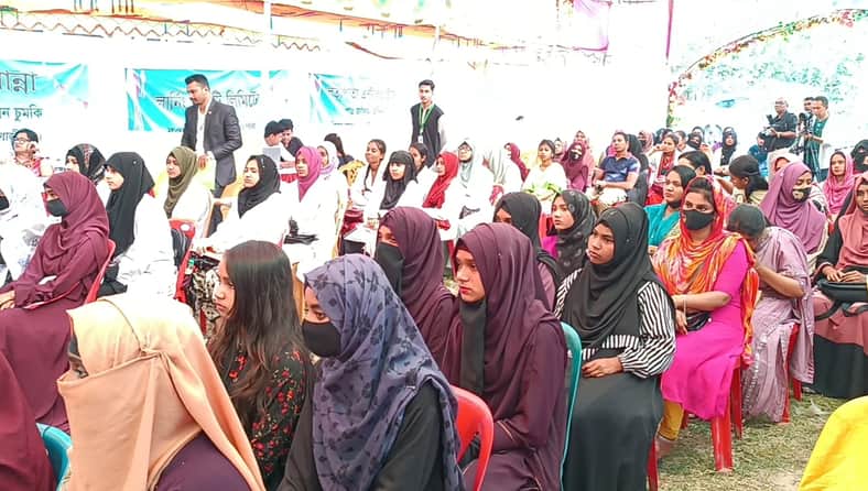 কালীগঞ্জে চাকরি মেলায় চাকরি পেলো ১০৫ প্রশিক্ষিত নারীর (2)