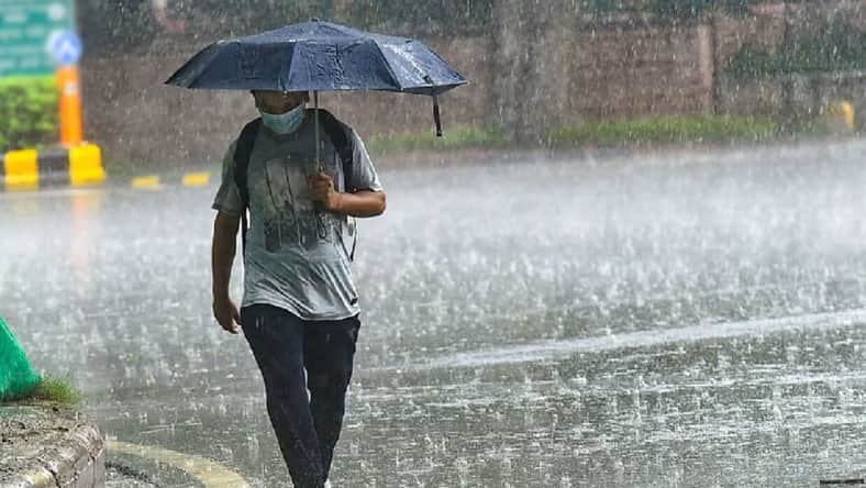 বসন্তের শুরুতেই বৃষ্টির আভাস