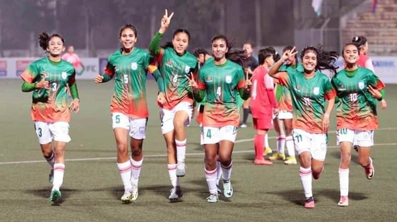 বাংলাদেশের নারীদের উড়ন্ত সূচনা