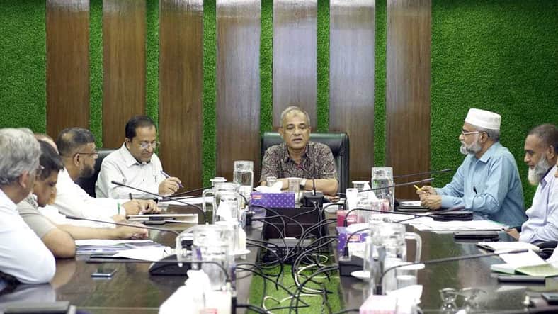 গডফাদারদের ধরে আইনের আওতায় আনার নির্দেশ স্বরাষ্ট্র উপদেষ্টার
