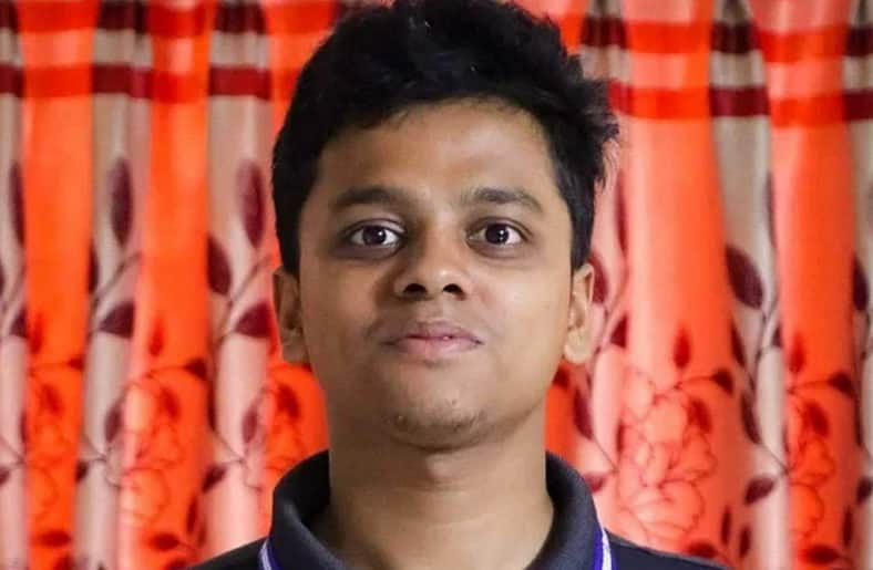 প্রকাশিত হলো ঢাবি শিবিরের সেক্রেটারির পরিচয়