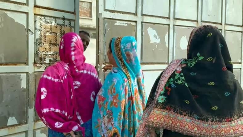 গাজীপুরে ৪ কারখানায় কর্মবিরতি, ১৩টির ছুটি ঘোষণা