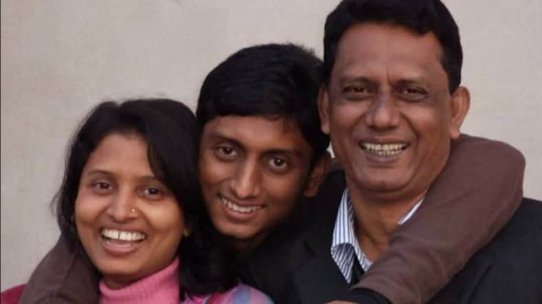সড়কে পড়ে ছিল শিহান, খবর দিলেও আসেনি পুলিশ