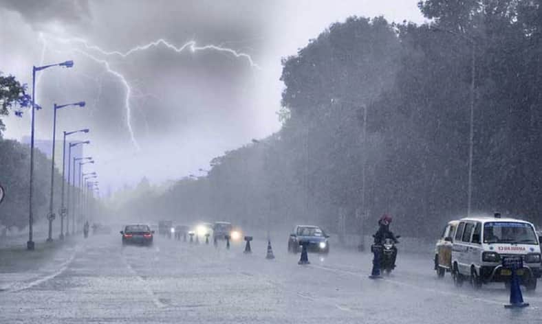 বজ্রবৃষ্টির আভাস