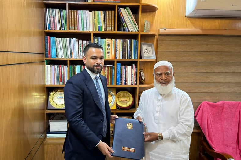 জামায়াত আমিরকে প্রধান উপদেষ্টার চিঠি