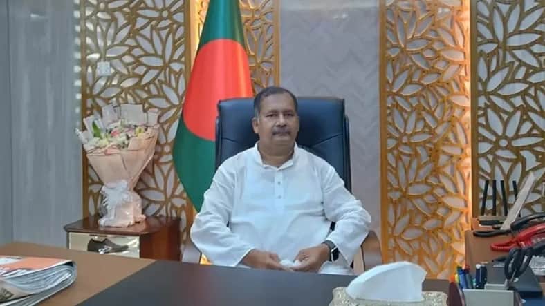 তথ্যমন্ত্রী