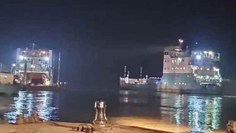দৌলতদিয়া-পাটুরিয়া নৌরুটে ফেরি