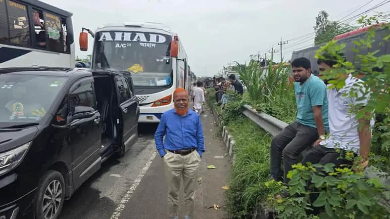 ক্ষোভ প্রকাশ এমপির