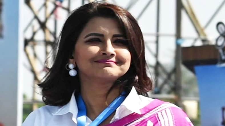আইনি বিপাকে