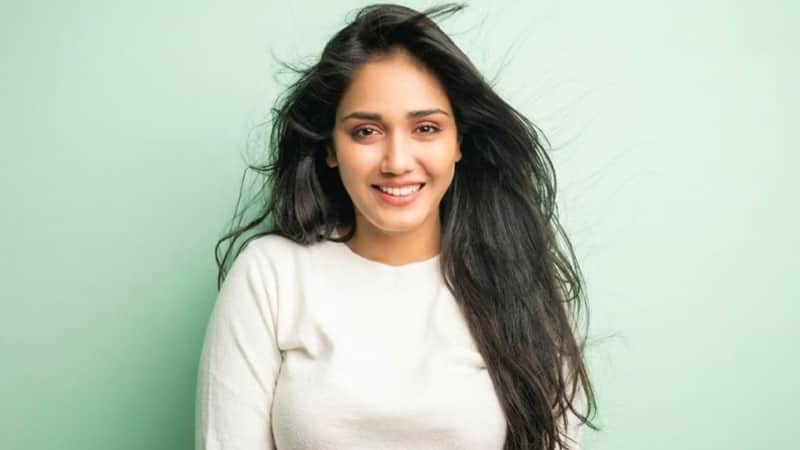 অভিনেত্রী টুইশা শর্মা