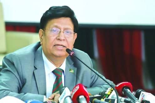 ছুটিতে আসা প্রবাসীদের আপাতত না ফেরার পরামর্শ পররাষ্ট্রমন্ত্রীর