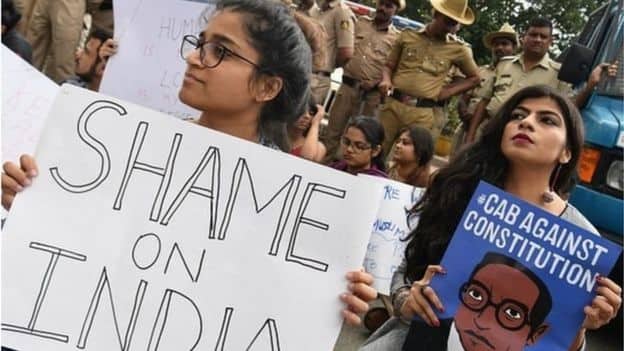 ভারত নাগরিকত্ব আইন : কেন সংবিধান বন্দনা করছেন বিক্ষোভকারীরা