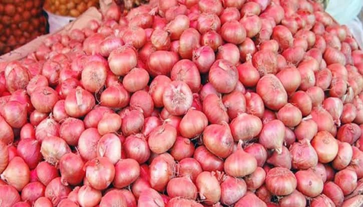 আস্তে আস্তে কমে আসছে পেঁয়াজের দাম
