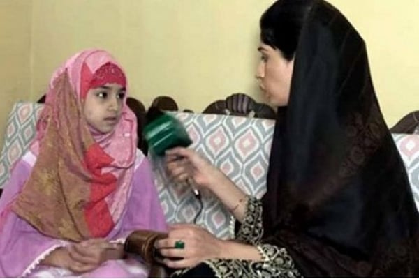 মাত্র ৪ মাসে পুরো কুরআন মুখস্ত করে রেকর্ড গড়লো ৮ বছরের পেশোয়া