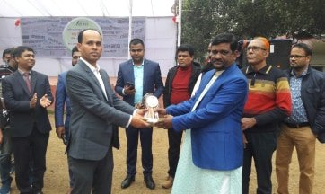 সাংবাদিকদের ভালবাসায় ছুটে এলেন ইউএনও সোহাগ